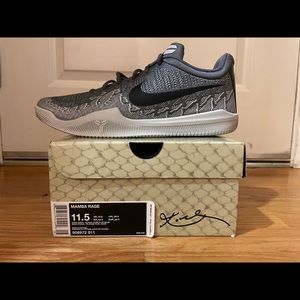 NIKE KOBE Mamba Basketball Sneakers
